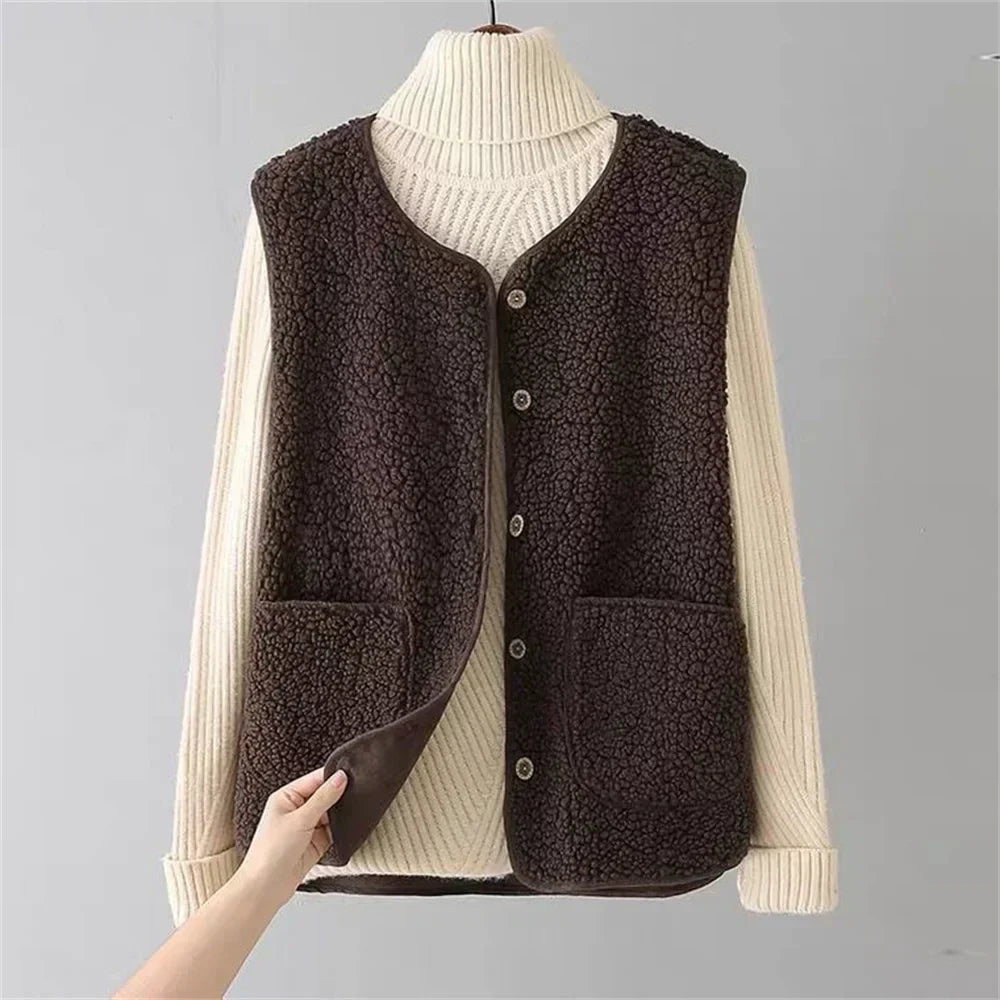 Maisie - Sherpa Button Gilet