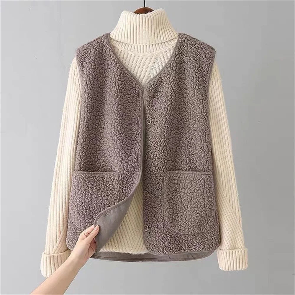 Maisie - Sherpa Button Gilet